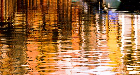 Le Pavillon de la Belle Vue et des Reflets poétiques sur l'eau !