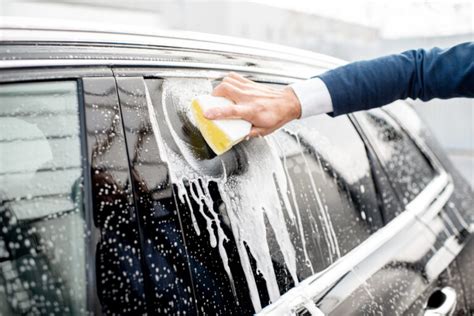 Can You Wash Car After Tint: Exploring the Myths and Realities of Post-Tint Car Care