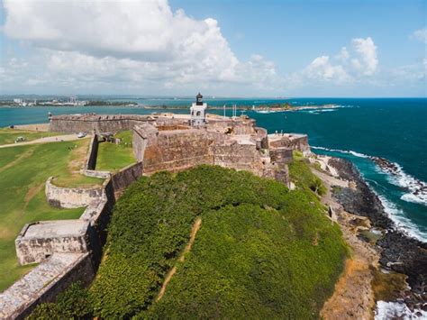 Le Château de San Felipe : Un Monument Impregnable Face à la Mer et aux Intrigues Historiques!