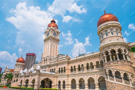  Le Dataran Merdeka: Un Monument Historique à l'Époque Coloniale