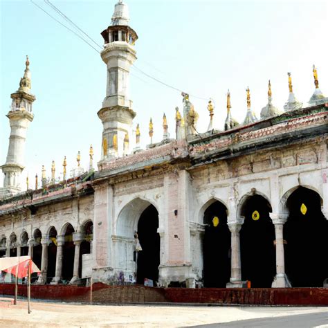 Le Jama Masjid d'Ujjain : Une merveille architecturale millénaire et un havre de paix spirituelle !