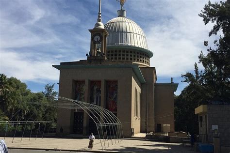 Le Monastère de Debre Libanos: Une Oase Spirituelle et un Lieu Historique dans les Montagnes Ethiopiennes!