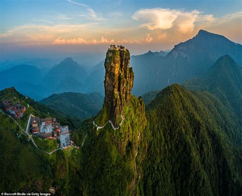 Le Mont Fanjing: Un sanctuaire mystique perché au-dessus des nuages !