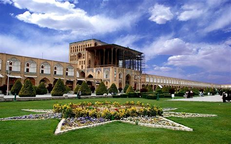 Le Palais Ali Qapu: Une œuvre architecturale extravagante dans un jardin paradisiaque !