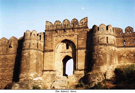  Le Rohtas Fort : Vestige imposant de l'Histoire et joyau architectural