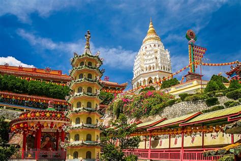 Le Temple de la Paix Céleste, Un Joyau d'Architecture Bouddhiste et Un Oasis de Sérénité !