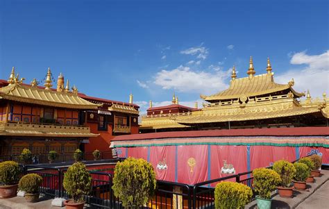 Le Temple de Wanhua, Un Joyau Architectural et Un Sanctuaire Spirituel !