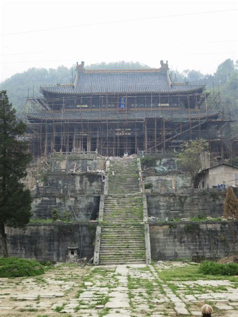  Le Temple des Cinq Dragons ! Un joyau architectural et spirituel dans Ulanqab