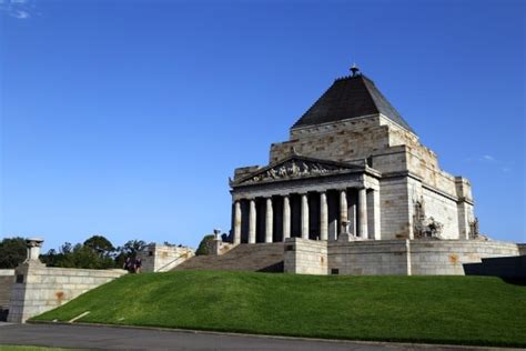 Le Temple du Souvenir: Un Monument Impressionnant à la Mémoire des Victimes de Guerre